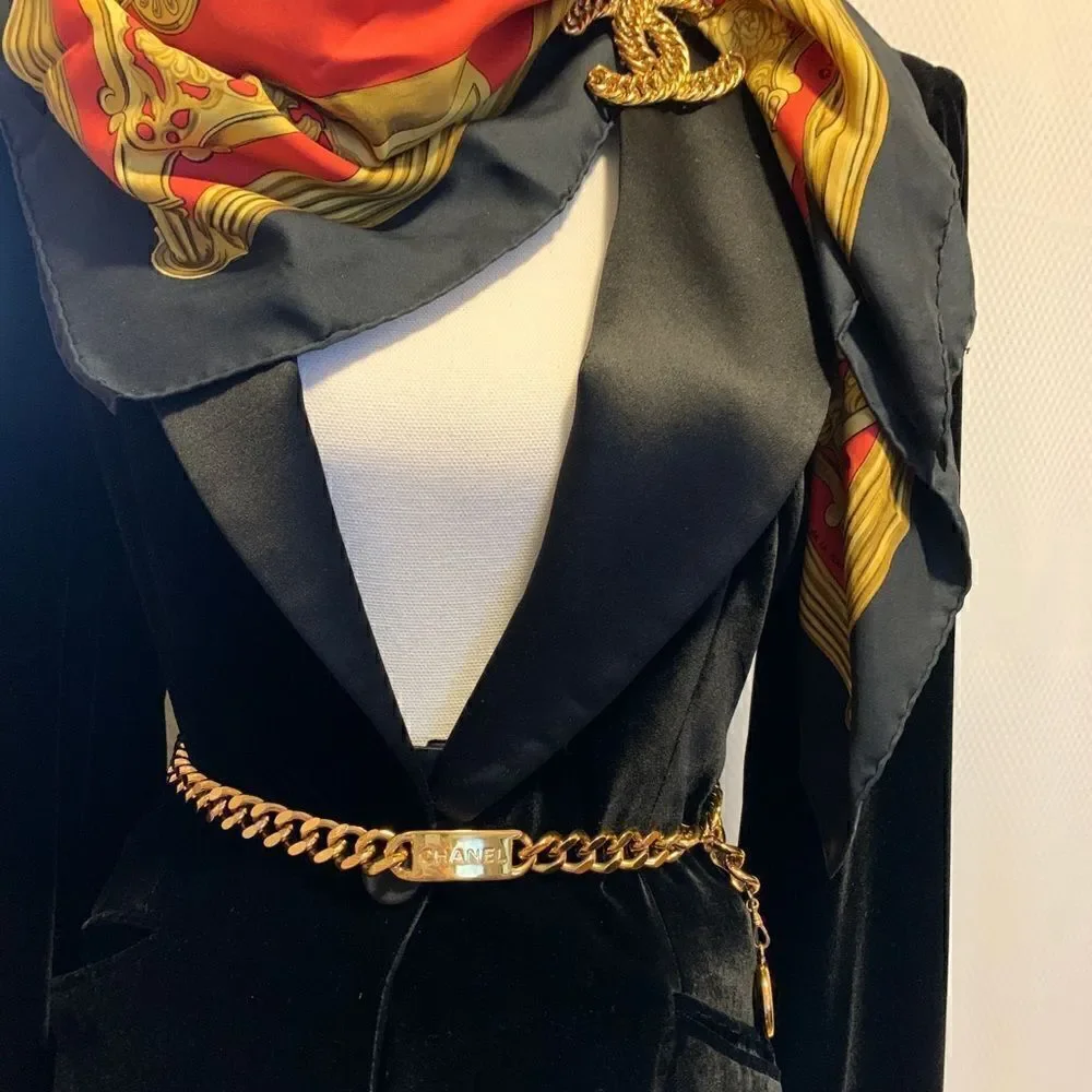 CHANEL Vintage Medallion Chain Belt Metal 70